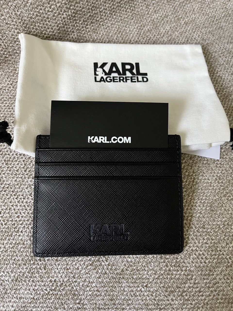 KARL LAGERFELD – Timeless Parisian Style with a Modern Edge